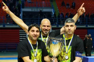 Οι αρχηγοί και ο Ξένιος!