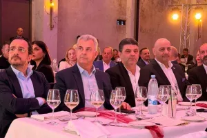 Με Νίκο Χριστοδουλίδη και Χάρη Λοϊζίδη η εκδήλωση της ΕΝΠ για τα 90χρονα