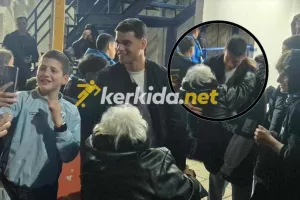 Η αγκαλιά του Κίκο στην γιαγιά Φωτεινή! 