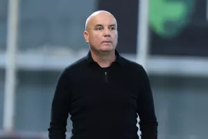 (ΝΕΟ) Στην έξοδο ο Κωστή
