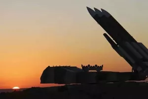 ΗΠΑ και Ιράν συζητούν τον τερματισμό του πολέμου - Αναστολή επιχειρήσεων για 5 μέρες