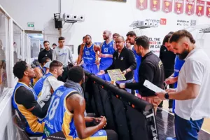 Στο πρώτο ημίχρονο με τον Κεραυνό έστειλε μηνύματα