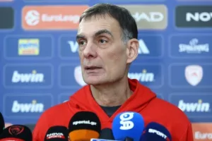 Μπαρτζώκας: «Εγώ θα συνεχίσω τη δουλειά στον Ολυμπιακό όσο την κάνω και θα κριθώ στο τέλος»