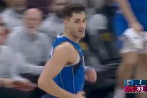 Ο Πουλακίδας έβαλε το πρώτο του καλάθι στο NBA και μετά... πήρε φωτιά!
