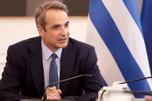 Κατώτατο μισθό στα 920 ευρώ ανακοίνωσε ο Μητσοτάκης