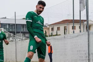 +2 για τον Ηλία: Στα 21 γκολ το «κανόνι» της Αναγέννησης!