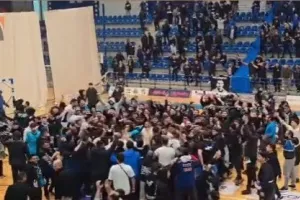 (Βίντεο kerkida) ΧΑΜΟΣ... Απόλλων!