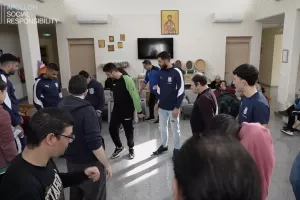 (Βίντεο) Επισκέφθηκαν το «Απόστολος Λουκάς» οι παίκτες του Απόλλωνα