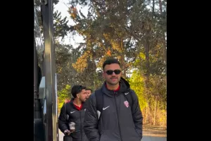 Αναχωρεί για Αθήνα