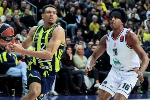 Επέστρεψε στις νίκες από το -15 η Φενέρ