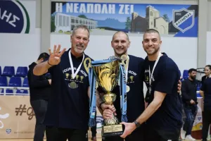 Η απονομή στις πρωταθλήτριες! (Φώτος)