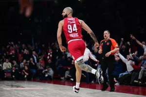 Μέγας Φουρνιέ διέλυσε τη Φενέρ και βάζει τον Ολυμπιακό στην πόρτα της τετράδας!