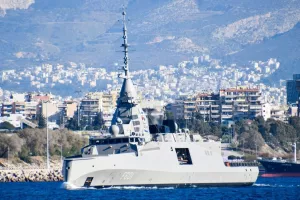 Έφτασαν οι ελληνικές φρεγάτες Κίμων και Ψαρά