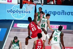 Ερυθρόλευκη κατοστάρα σε επεισοδιακό ντέρμπι!