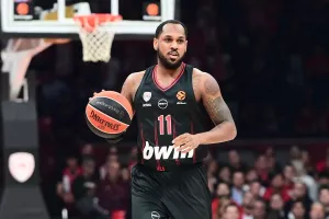 Με εκπλήξεις και τρεις αλλαγές ο Ολυμπιακός με Μπασκόνια