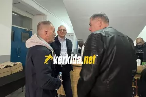 Δίπλα στο ΑΠΟΕΛ οι... Πρόεδροι! 