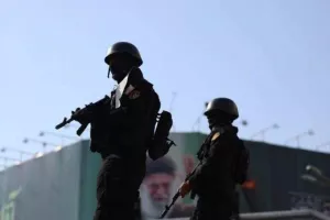 Φρουροί της Επανάστασης: "Τέλος τα αντίποινα/Έτοιμοι για ολοκληρωτικό πόλεμο"