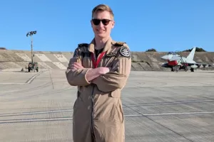 Βρετανός πιλότος κατέρριψε drone Shahed και το γιόρτασε με κυπριακή μπίρα