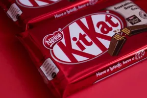 Έκλεψαν φορτηγό με 12 τόνους σοκολάτες Kit-kat!