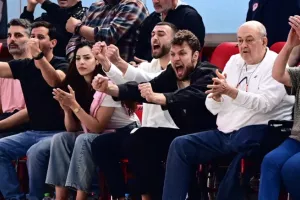 Ολυμπιακός: Βεζένκοβ και Νετζήπογλου «τρελάθηκαν» με τη νίκη στο πόλο