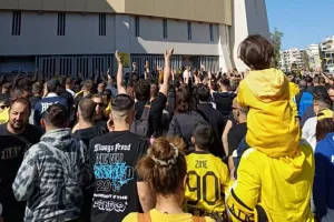 Χιλιάδες κόσμος στην προπόνηση