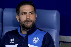 Ο πρόεδρος της Κόμο επιτρέπει στον Φάμπρεγας να συζητήσει με την Τσέλσι