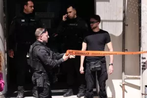 Επίθεση 89χρονου ενόπλου στο κέντρο της Αθήνας- Πέντε τραυματίες (Φώτο)