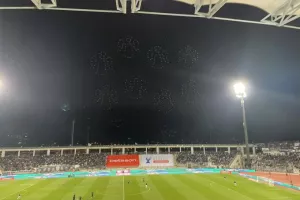 (Φώτος) Eντυπωσιακό drone show με ξεχωριστή αφιέρωση