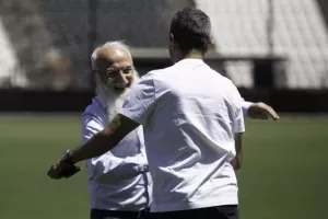 Πάνω από 2 ώρες το ραντεβού