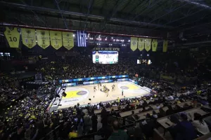 Καυτή...ατμόσφαιρα από 9.000 ΑΕΚτζήδες (βίντεο)