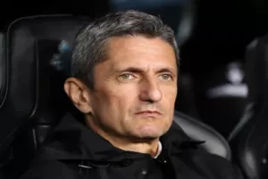 Ο Ραζβάν συγκίνησε με την ομιλία του στην κηδεία του πατέρα του