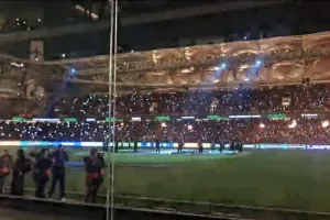 (Βίντεο Kerkida) Εξαιρετική ατμόσφαιρα με... light show στη Νέα Φιλαδέλφεια