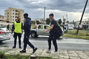 (Φώτος kerkida) Η άφιξη της ΑΕΛ
