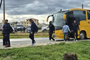(Φώτος kerkida) Η άφιξη της ΑΕΛ