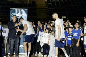 (Βίντεο-Φώτος kerkida) Απονομές... για Παφιακό