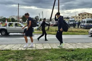 (Φώτος kerkida) Η άφιξη της ΑΕΛ