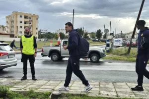 (Φώτος kerkida) Η άφιξη της ΑΕΛ