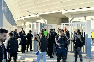 (Φώτος kerkida) ΕΞΩ από "Αλφαμέγα"