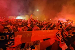 Χιλιάδες μπορούν να αλλάξουν τα πάντα
