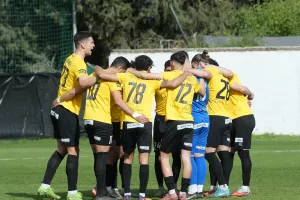 Ζωντανή... αλλά εξαρτάται από άλλους