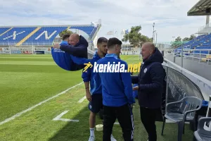 (Φώτος Kerkida) Αγκαλιές με Βέσκο!