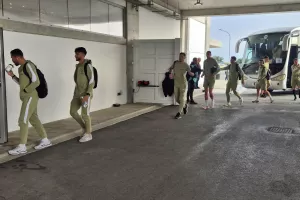 (Φώτος Kerkida) Η άφιξη της ΑΕΚ 