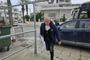 (Φώτος Kerkida) Άφιξη αποστολής