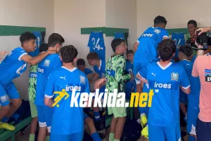 ΒΙΝΤΕΟ/Τραγούδια και συνθήματα στα αποδυτήρια