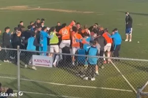 (ΒΙΝΤΕΟ Kerkida/φώτος) Πανηγύρισε την άνοδο με Sha La La La!