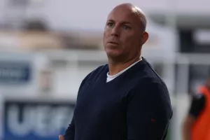 Πάει για αλλαγή προπονητή
