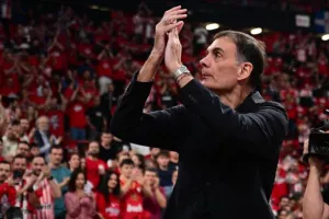 (Βίντεο) Καθολική αποθέωση στο ΣΕΦ για τον Μπαρτζώκα!