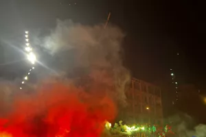 (BINTEO Kerkida/φώτος) Έκαναν τη νύχτα μέρα στην Πλατεία Ελευθερίας!
