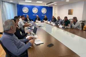 Σήκωσαν...μανίκια