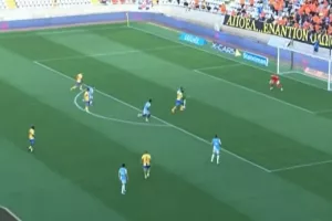 Στο Νο1...Peter Olayinka